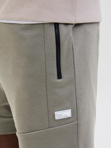 Jack & Jones Erkek Fermuar Detaylı Sweat Şort - Air -Smokey Olive - 12186750