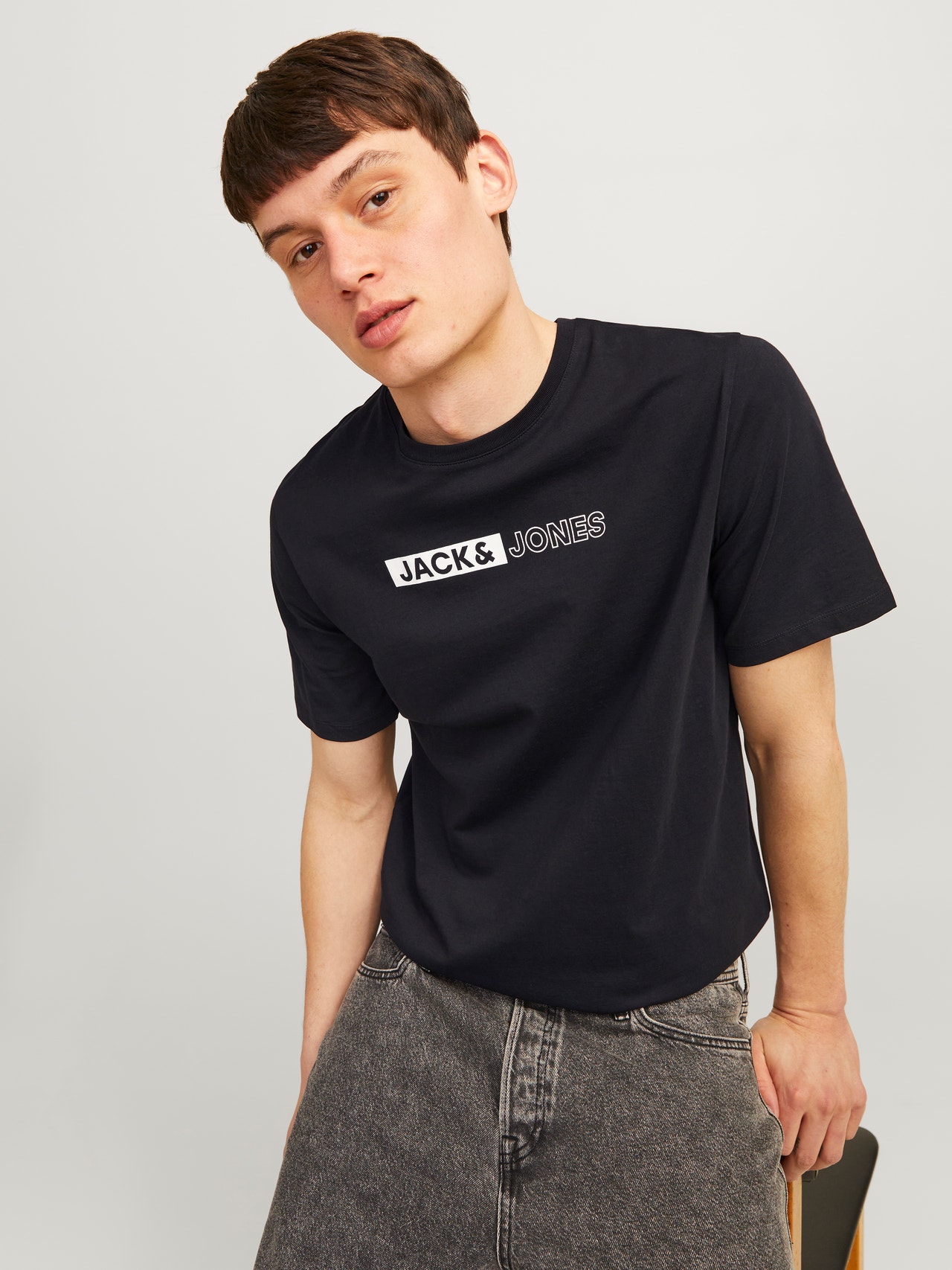 Jack & Jones Erkek Gögüs Baskili Tisört - Corplogo -Black - 12233999