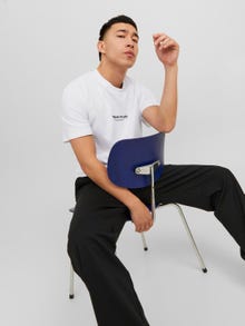 Jack & Jones Erkek Kabartma Logo Baskılı Tişört - Vesterbro -Bright White - 12240121