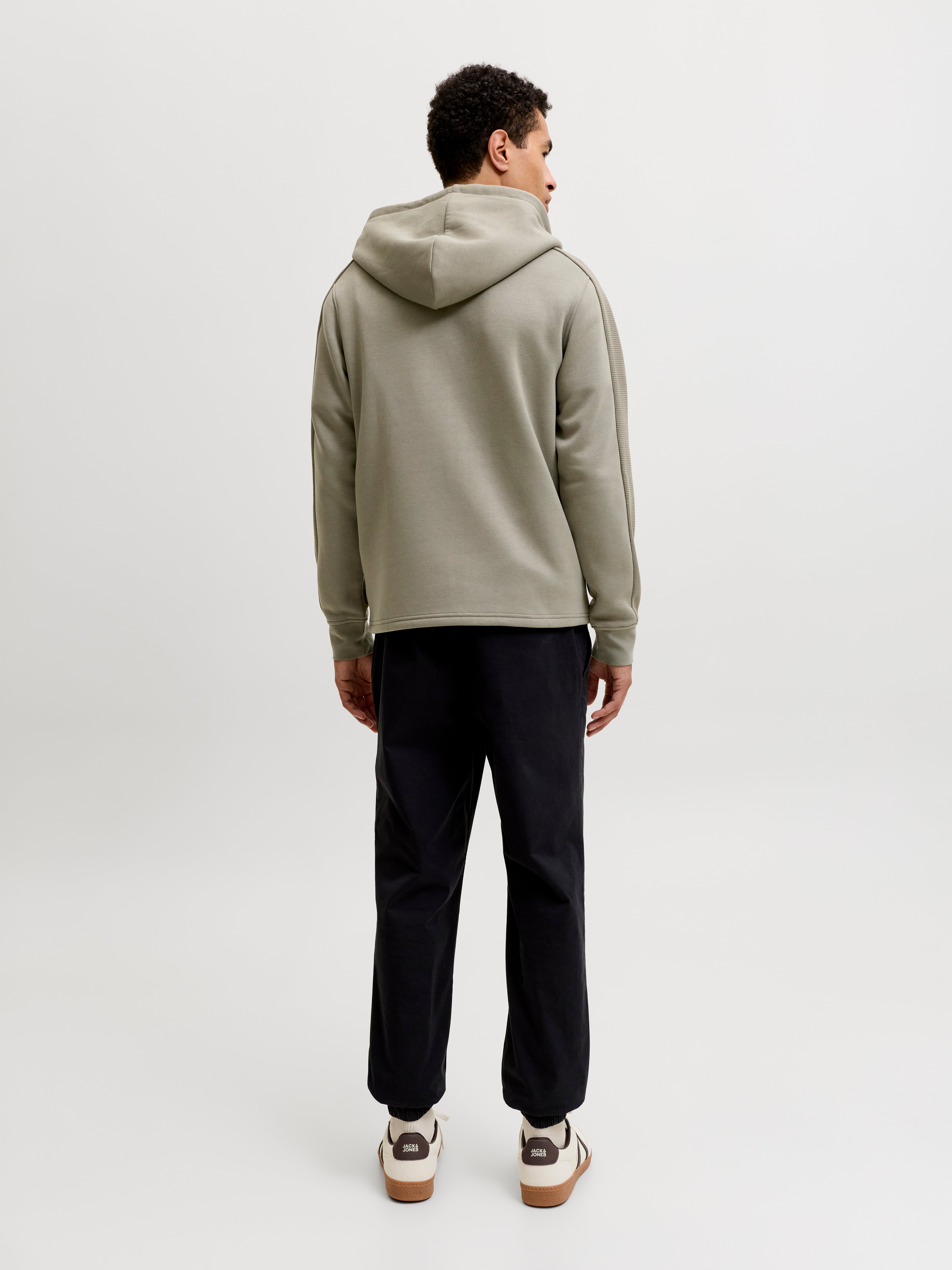 Yeni Sezon Kadın ve Erkek Giyim Ürünleri | JACK&JONES